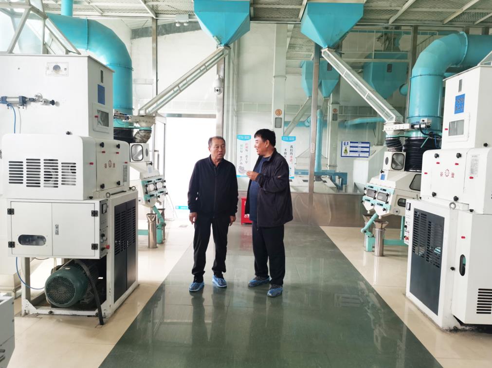 林永亮執(zhí)行會(huì)長(zhǎng)到協(xié)會(huì)副會(huì)長(zhǎng)單位、龍鼎（內(nèi)蒙古）農(nóng)業(yè)股份有限公司學(xué)習(xí)調(diào)研